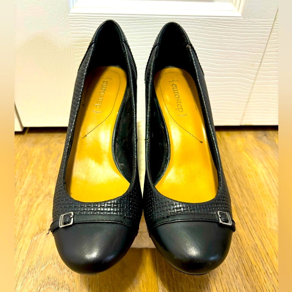 Eurostep Black Leather Pumps
